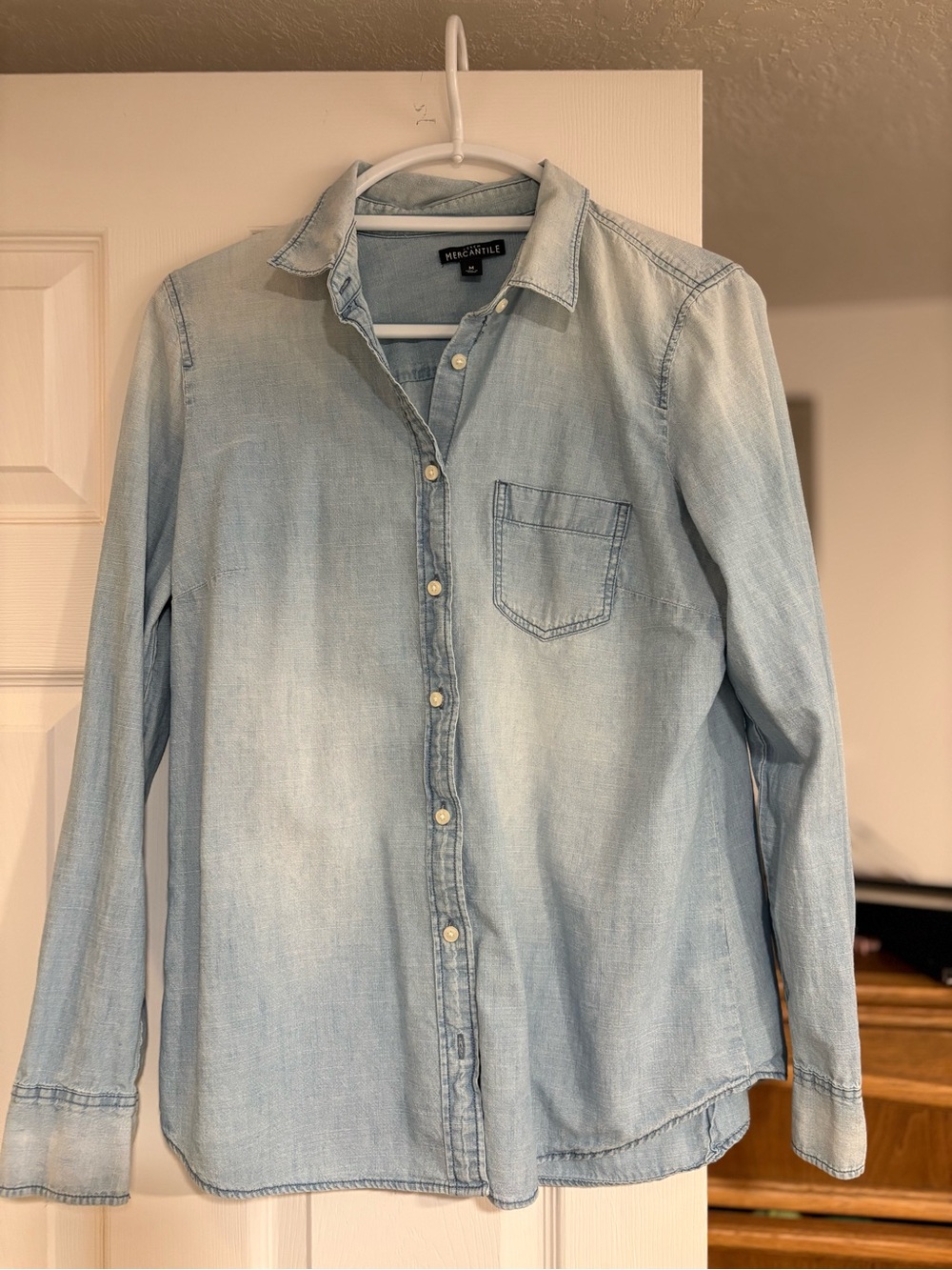 J Crew Mercantile Women’s M Chambray Blue Denim Shirt